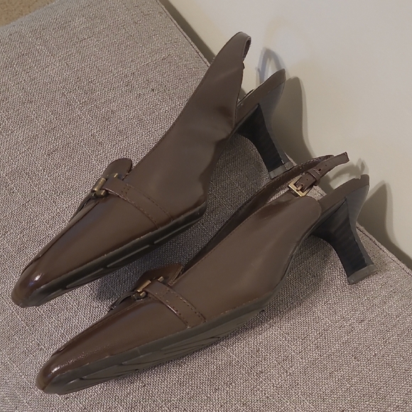 Andrew Geller Brown Slingback Flats with Gold Accents - Picture 4 of 6